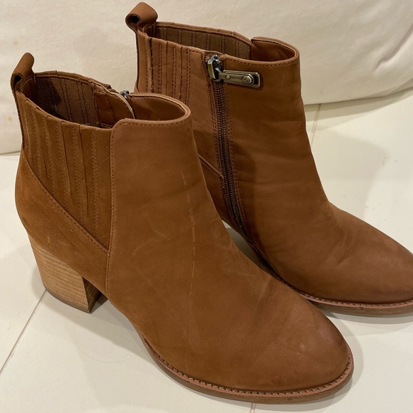 Blondo Women’s Waterproof Ankle Boot - Picture 13 of 15